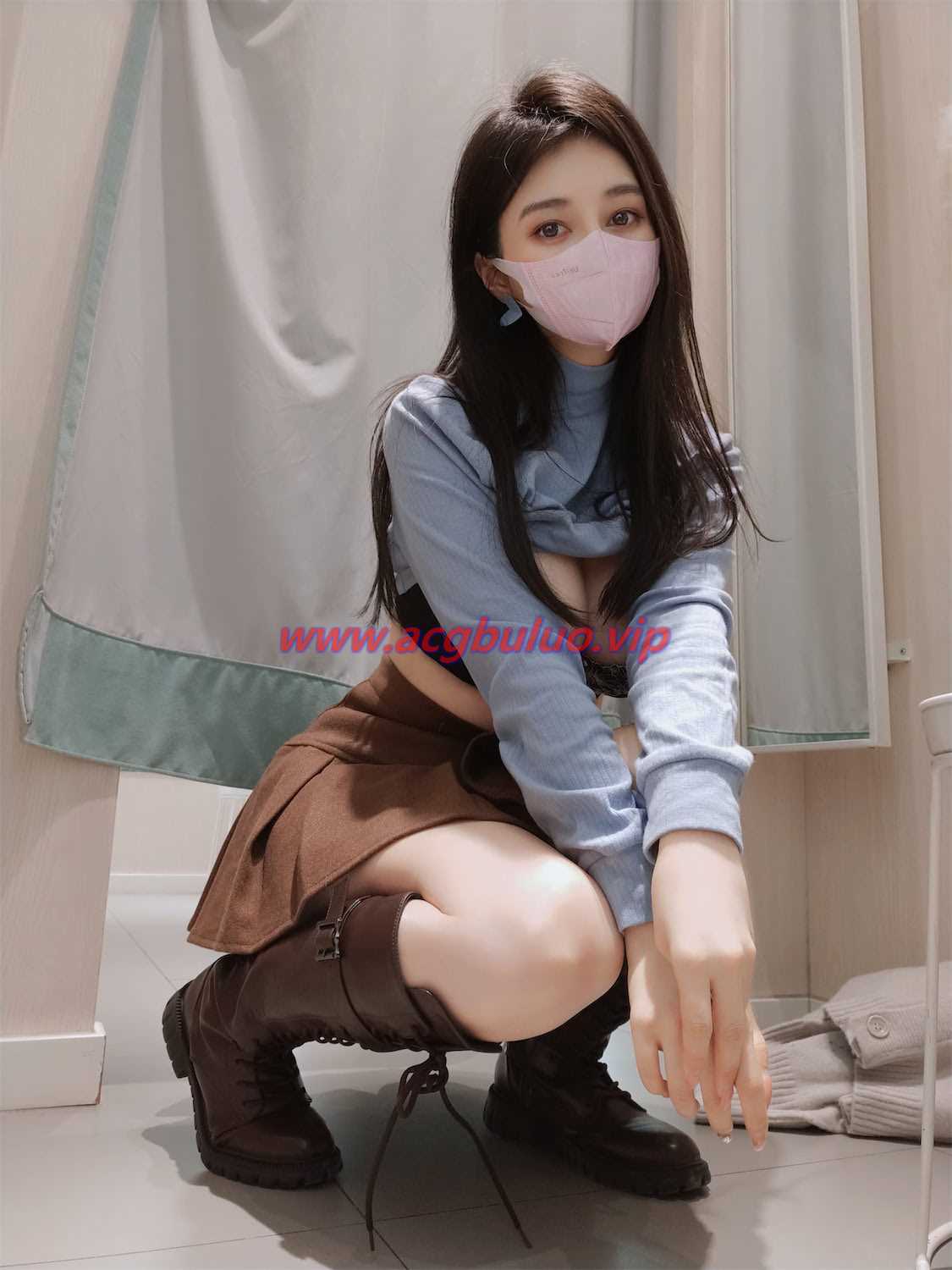 白银81更衣室自拍80图插图