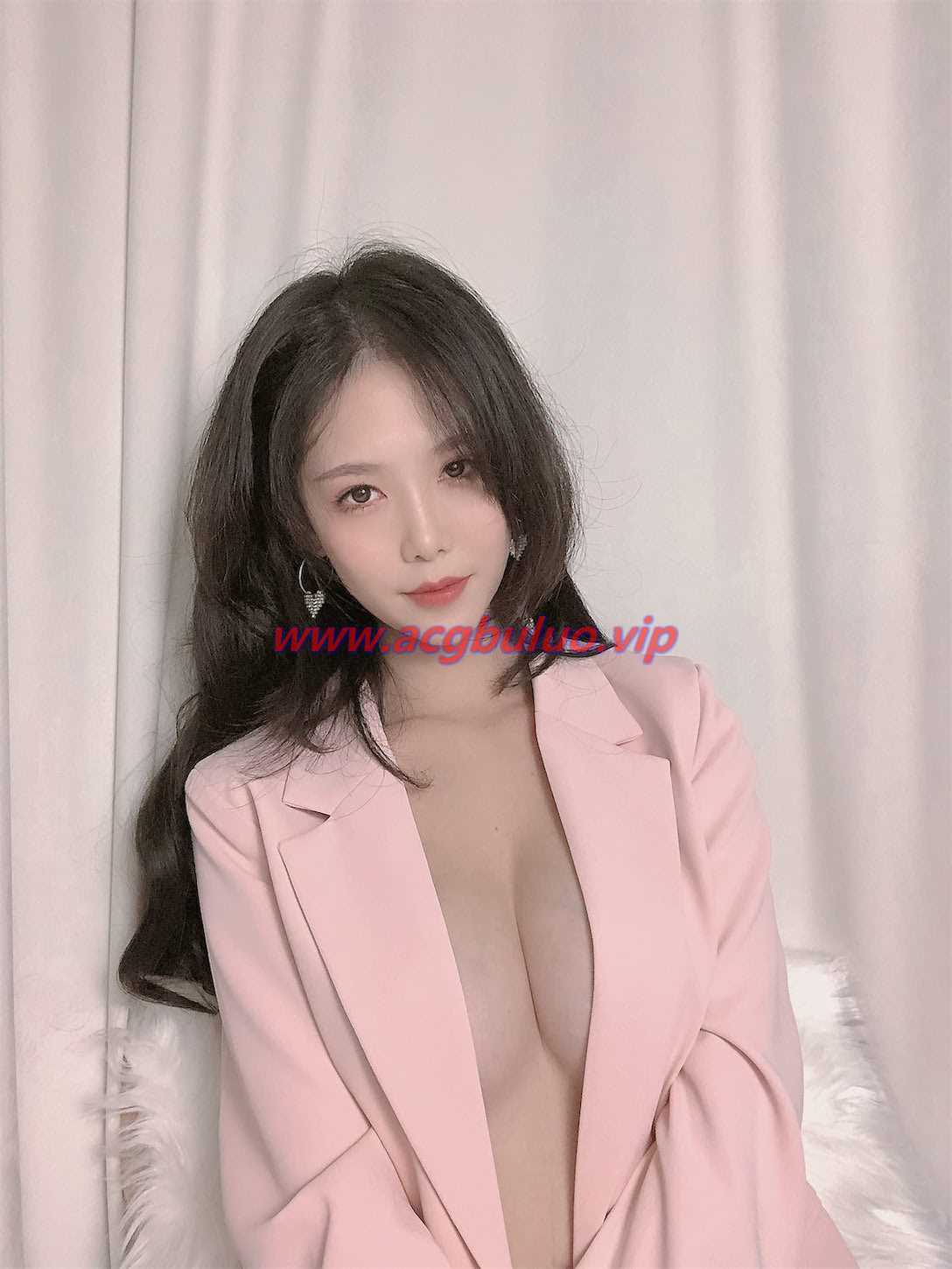 抖娘利世粉色西装24图(抖娘利世紫色玫瑰照片)插图1