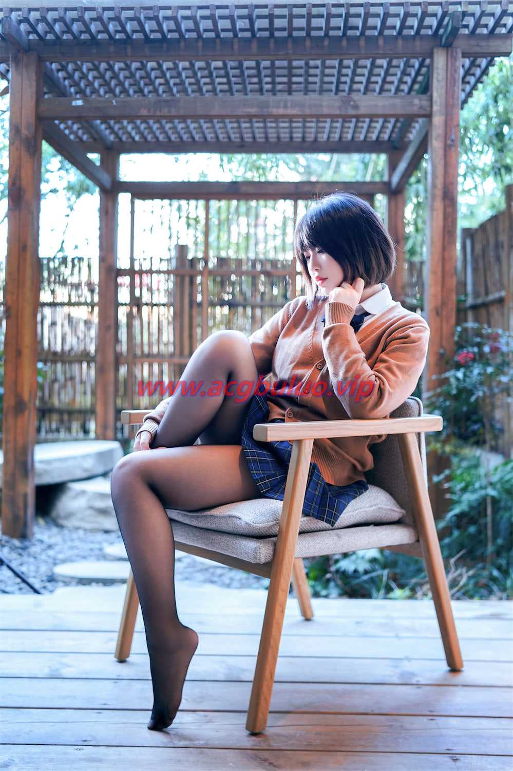 半半子 彼女制服电车庭院58图(半半子的作品中的女性角色有哪些)插图5